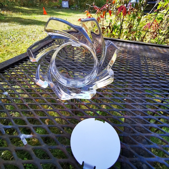 Small Clear Glass Sunburst Round Picture Frame - Picture 5 of 14